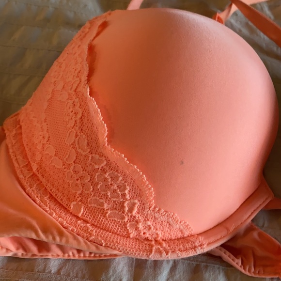 Can criss cross or wear regular - Picture 2 of 6